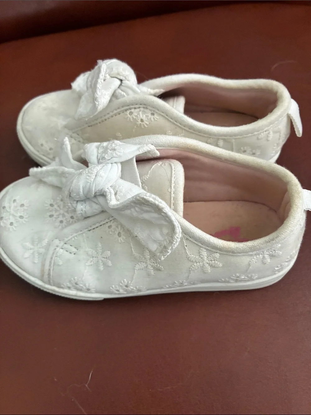 OshKosh B'gosh White Floral Eyelet Bow Sneakers